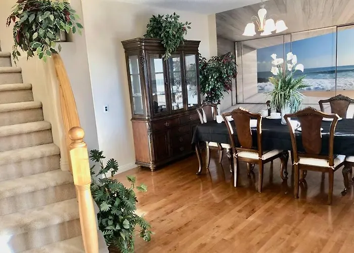 2500 Sq House In Springbank Hill Bl 261818