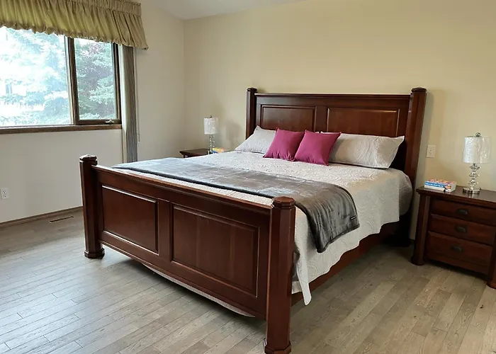 Luxury Bungalow In Nw Calgary