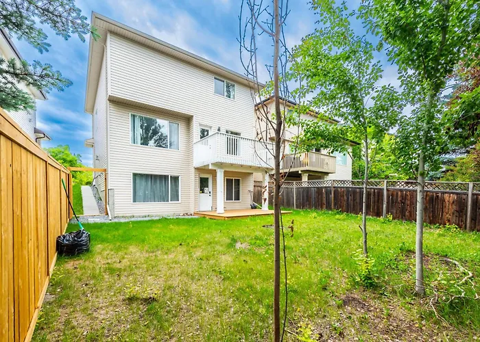 Valley Villa Spacious 5Bd Getaway! Sleep 12, 1Hr To Banff, 40 Mins Canmore, 5 Mins To Winsport & Olympic Park