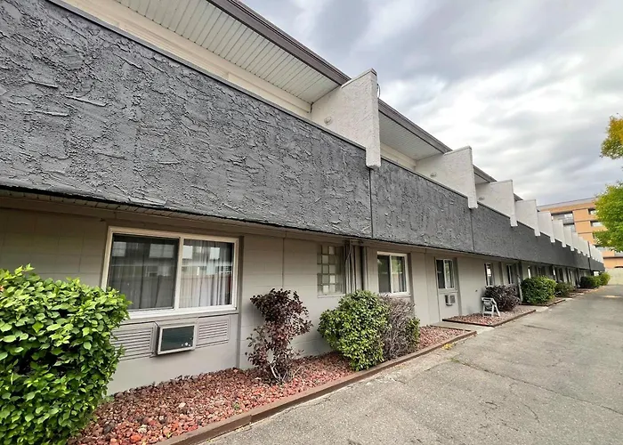 Econo Lodge Motel Village
